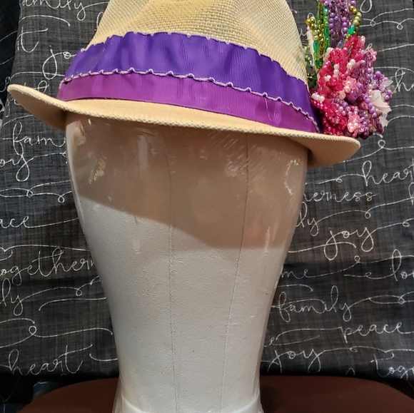 Straw hat/fedora - Picture 2 of 3